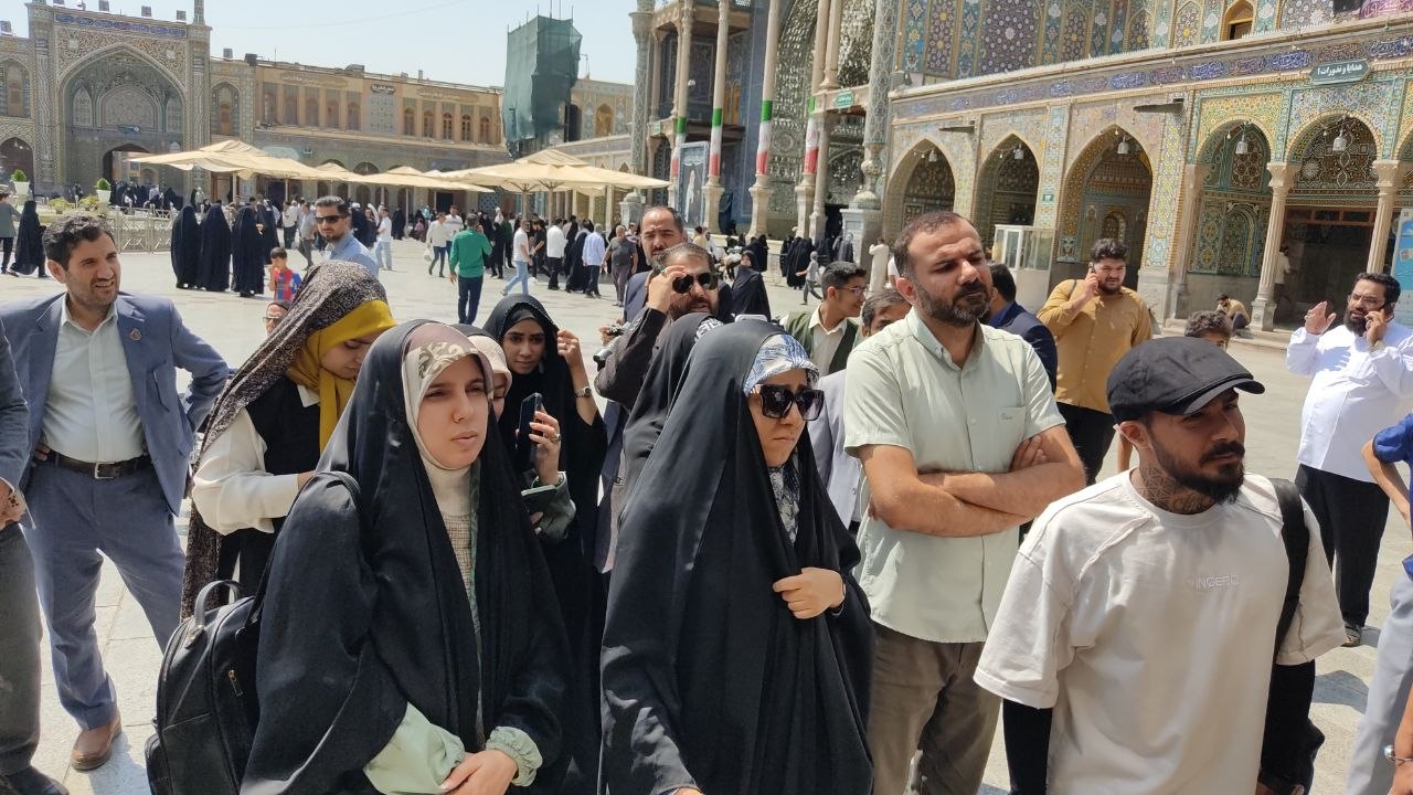 تور رسانه‌ای اهالی رسانه در حرم حضرت معصومه(س)؛ از فعالیت‌های فرهنگی تا برنامه‌های اجتماعی