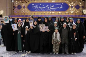 دیدار خانواده شهدای اقتدار با رهبر انقلاب در روز میلاد امیرالمومنین علیه&zwnj;السلام