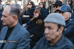 مراسم تشییع پیکر عنایت بخشی 