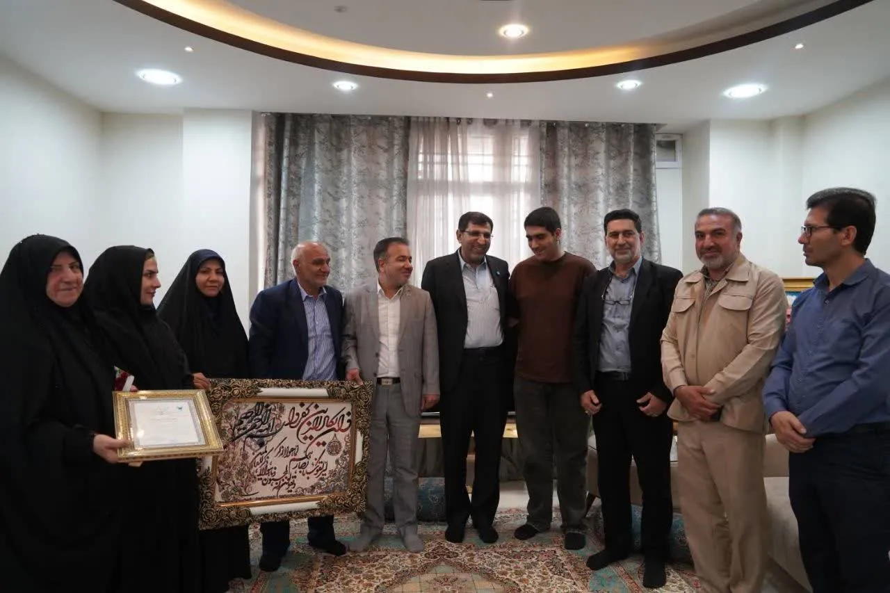 دیدار با خانواده شهید خادمی