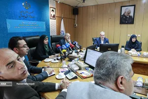 علیرضا کاظمی، وزیر آموزش و پرورش و فرزانه صادق مالواجِرد وزیر راه و شهرسازی در مراسم امضای تفاهم&zwnj;نامه همکاری حوزه مسکن فرهنگیان