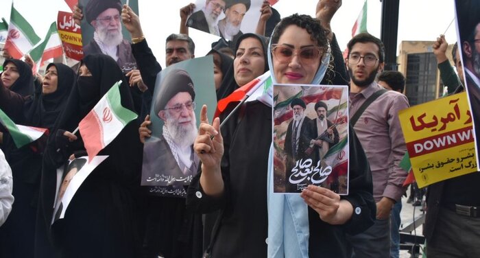 اجتماع سراسری «میثاق با امام شهید امت و بیعت با رهبر منتخب خبرگان ملت» در استان‌ها/ سلام تمام‌قدِ به علمدارِ جدیدِ انقلاب/ گام بلند انقلاب در فصل سوم ولایت + فیلم و عکس