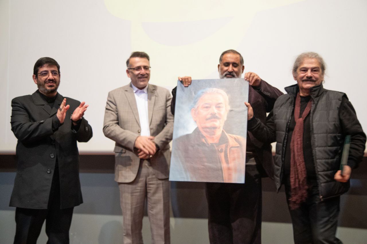 شب شعر و موسیقی مقاومت «ملت حسین (ع)» برگزار شد/ تجلیل از مفاخر موسیقی انقلاب اسلامی و دفاع مقدس