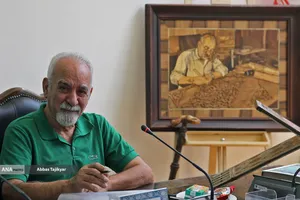 استاد سید کمال میرطیبی، دارنده نشان درجه یک هنری در حوزه معرق و منبت