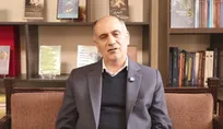 حکیمی که فارسی را به زبان علم بدل کرد