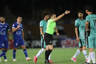 VAR، درگیری، شعارهای اعتراضی و اخراج جنجالی/ هفته سیاه مدعیان