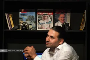 نمایش &laquo;لحظه درنگ می&zwnj;کند&raquo;