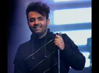 محسن ابراهیم زاده برای ایران خواند+فیلم