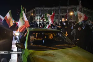 بیعت مردم تهران با حضرت آیت الله سید مجتبی خامنه ای رهبر جدید انقلاب اسلامی ایران - میدان شهدا