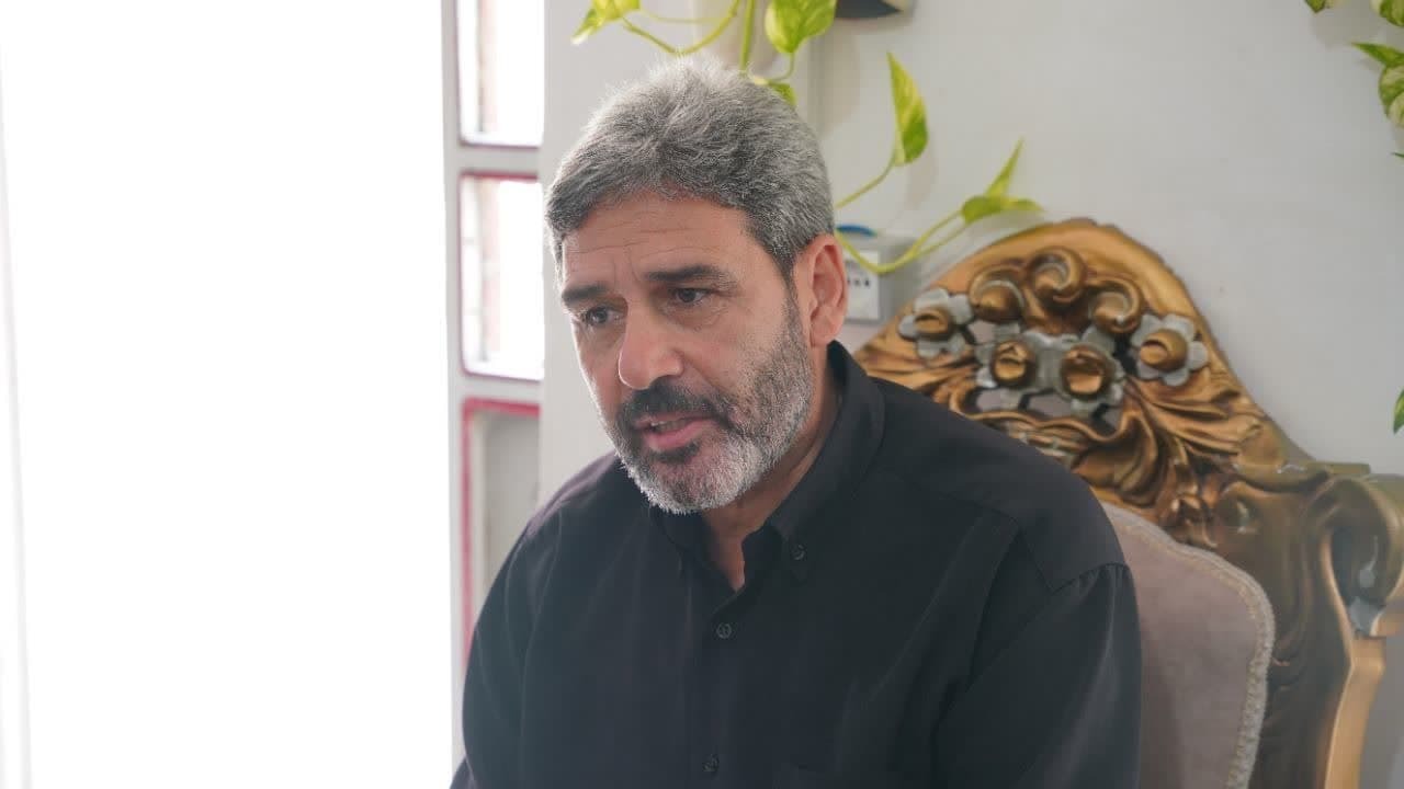 حضور دانشگاهیان در منزل دانشجوی شهید رضا خلف‌خانی