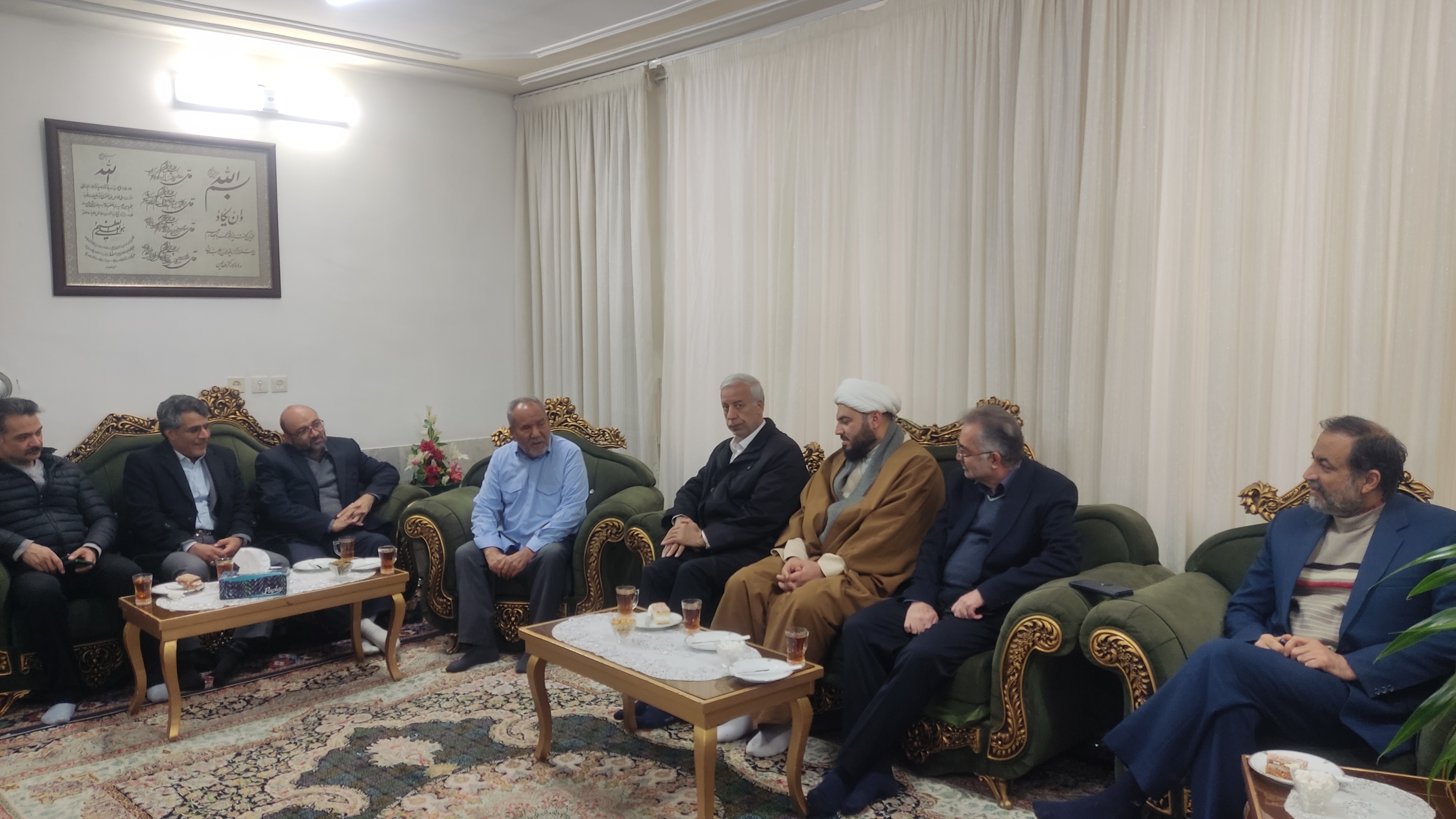 تجلیل از جانبازان دانشگاهی در کاشمر /دیدار با خانواده های جانبازان تجلیل از جانبازان دانشگاهی در کاشمر /دیدار با خانواده های جانبازان