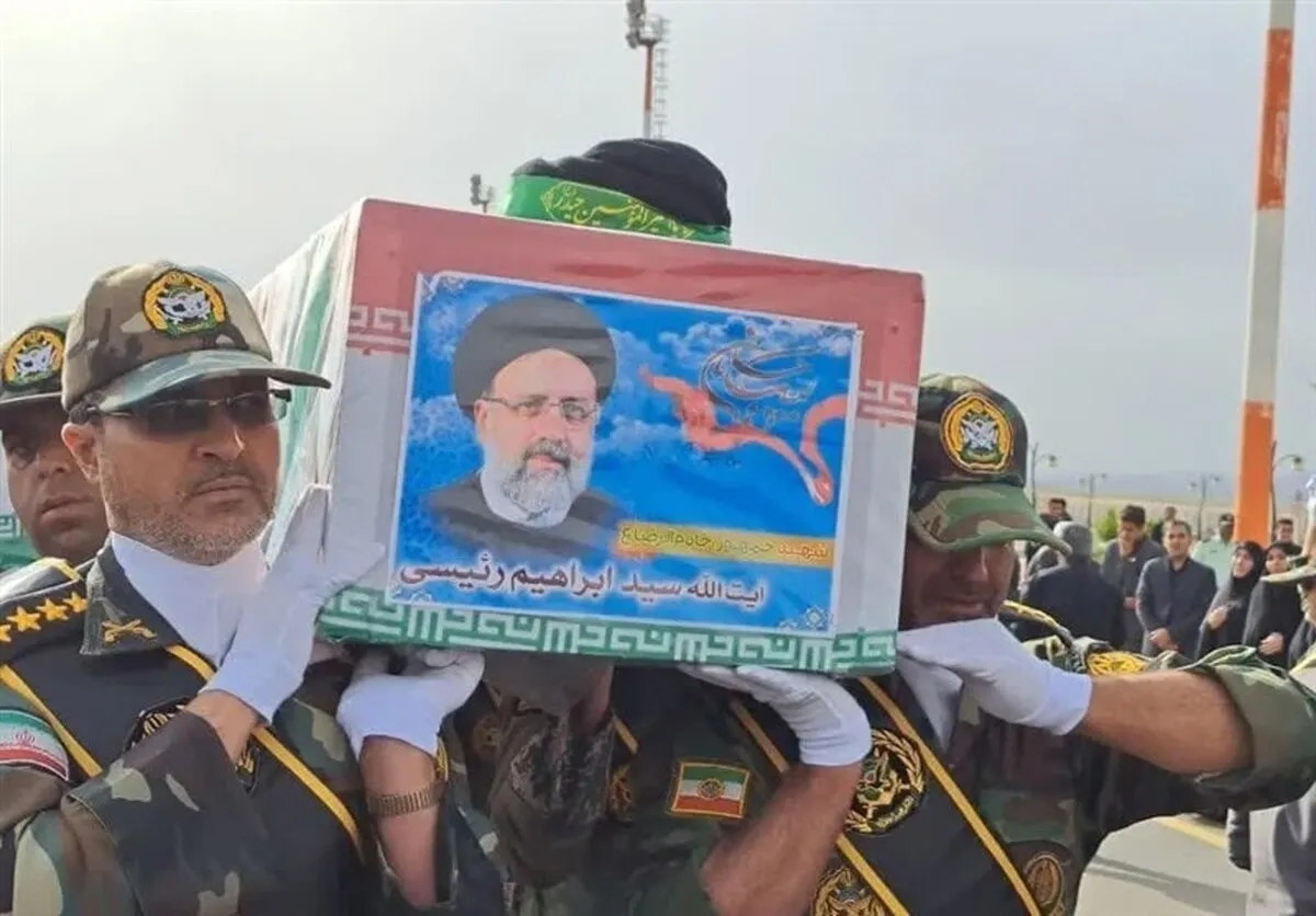 تشییع پیکر مطهر شهید جمهور در مشهدالرضا/ دانشگاه‌آزادی‌ها با حضور پرشور گل کاشتند/ تصویر محل دفن شهید رئیسی + فیلم و عکس