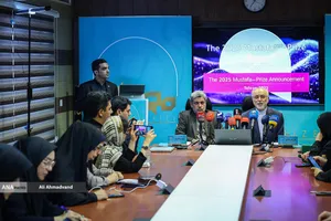 علی اکبر صالحی رئیس کارگروه علمی جایزه مصطفی(ص) و مهدی صفاری&zwnj;نیا مدیرعامل بنیاد علم و فناوری مصطفی&zwnj;(ص)