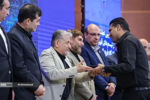 تجلیل از تیم&zwnj;های قهرمان دانشگاه آزاد اسلامی با حضور دکتر بیژن رنجبر