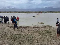 نجات ۵ سرنشین یک خودرو از سیلاب در بستک هرمزگان پس از ۹ ساعت عملیات پیچیده