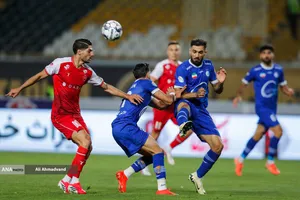 تیم&zwnj;های فوتبال استقلال و پرسپولیس امروز (چهارشنبه) در چارچوب هفته پنجم لیگ برتر به مصاف هم رفتند که این دیدار به تساوی یک - یک انجامید.