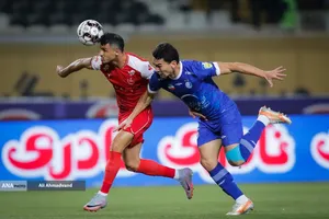 تیم&zwnj;های فوتبال استقلال و پرسپولیس امروز (چهارشنبه) در چارچوب هفته پنجم لیگ برتر به مصاف هم رفتند که این دیدار به تساوی یک - یک انجامید.
