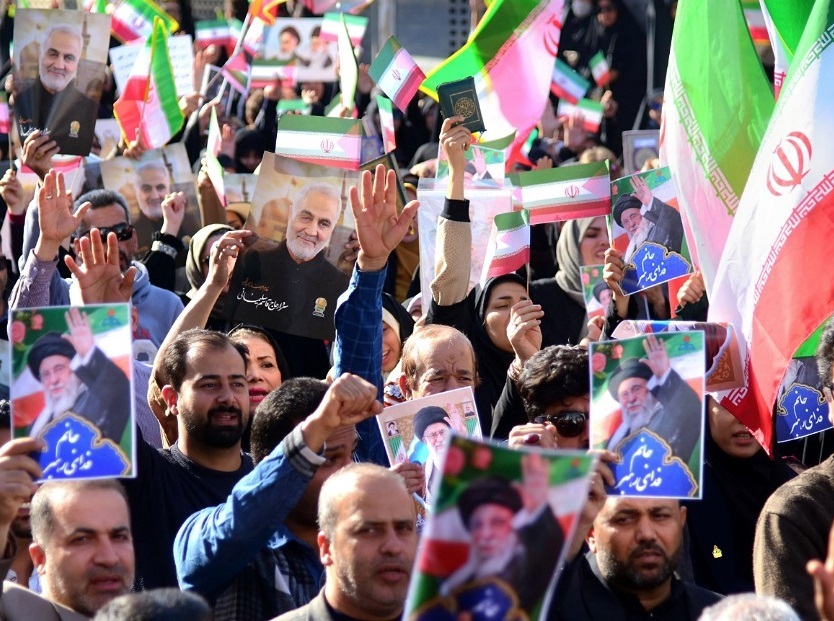 فیلم و عکس| راهپیمایی سراسری در ایران اسلامی؛ مردم با حضور حماسی اقدامات اغتشاشگران مسلح را محکوم کردند