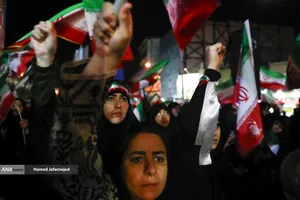 اجتماع مردمی در حمایت از رزمندگان اسلام و بیعت با رهبری و محکومیت حملات وحشیانه صهیونیستی - آمریکایی با حضور مردم انقلابی و شهیدپرور در میدان شهدا تهران