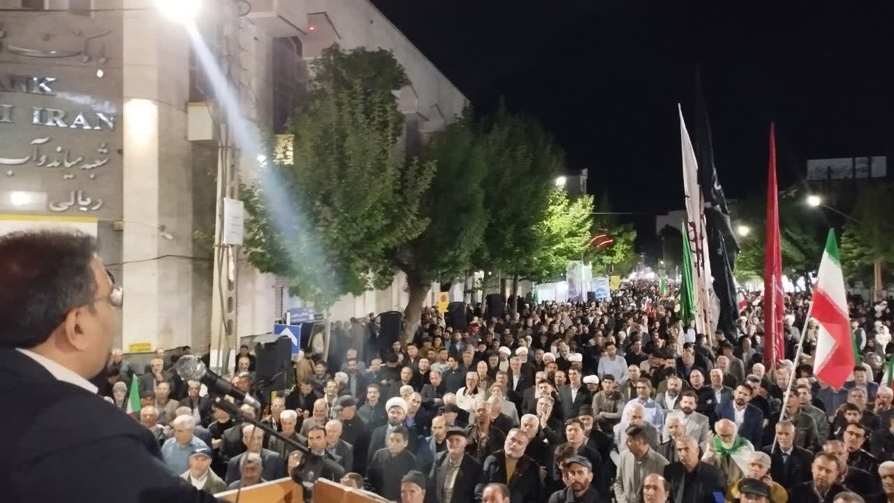 سخنرانی رئیس دانشگاه آزاد اسلامی واحد میاندوآب در تجمعات شبانه مردم میاندوآب سخنرانی رئیس دانشگاه آزاد اسلامی واحد میاندوآب در تجمعات شبانه مردم میاندوآب