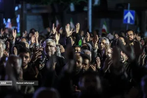 اقامه نماز استغاثه به امام زمان زمان(عج) - چهارراه نبرد خیابان پیروزی