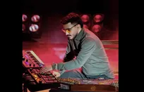 حسین دانشی در کرج روی صحنه می‌رود