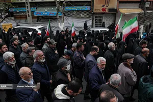 تشییع پیکر ام البنین تهران مادر شهیدان افراسیابی با حضور گسترده مردم انقلابی و شهیدپرور خیابان نبرد- پیروزی