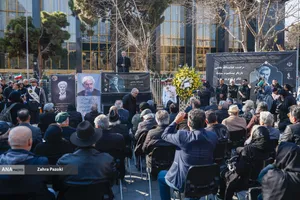 مراسم تشییع پیکر عنایت بخشی 