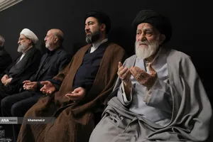 آخرین شب عزاداری شهادت حضرت زهرا(س) در حسینیه امام خمینی(ره)