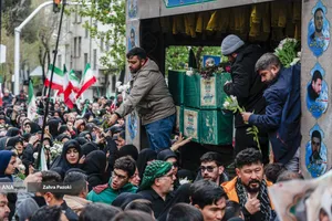 مراسم تشییع پیکر مطهر ۱۲ شهید جنگ رمضان
