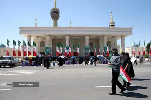 نمازگزاران جمعه در مرقد مطهر امام راحل(ره)