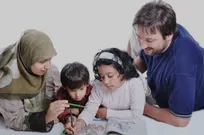 چگونه والدین و پلتفرم‌ها کودکان را تبدیل به کالای تجاری کردند