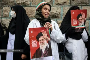 تجمع اعضای کادر درمان در محکومیت تجاوز آمریکا و رژیم صهیونیستی