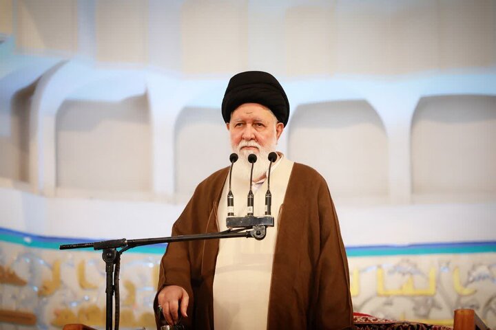 درخواست ائمه جمعه استان‌ها از مسئولان؛ مشکلات معیشتی مردم را ریشه‌ای حل کنید/ حمله‌کنندگان به مراکز عمومی و امنیتی، پیاده‌نظامان دشمن