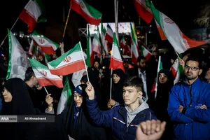 اجتماع مردمی در حمایت از رزمندگان اسلام - میدان صنعت
