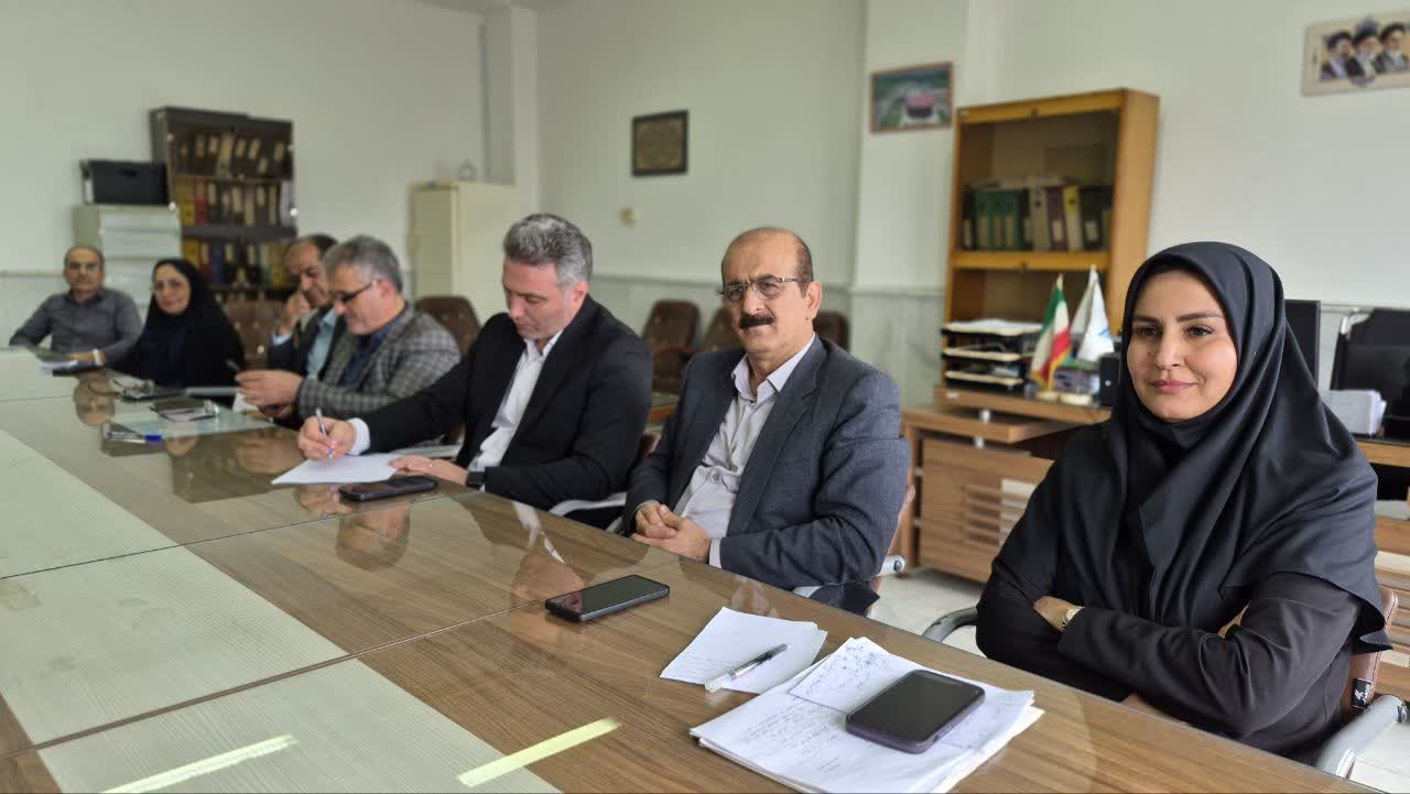 تأکید بر ضرورت ایجاد ارتباط مؤثر و مستمر میان دانشگاه آزاد و اداره‌کل آموزش و پرورش شهرستان بابل