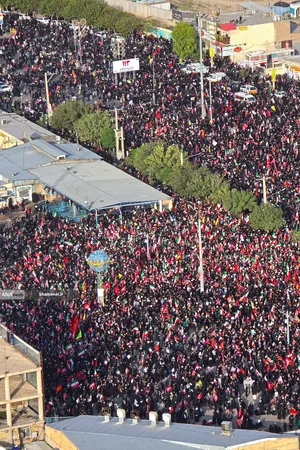 تشییع پیکر مطهر امام مجاهد شهید در شهر مقدس قم