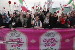 مراسم جشن عروسی زوج های جان فدا همزمان با سالروز ازدواج حضرت زهرا و حضرت علی در میدان امام حسین