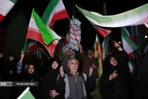 اجتماع مردمی در حمایت از رزمندگان اسلام و بیعت با رهبری و محکومیت حملات وحشیانه صهیونیستی - آمریکایی با حضور مردم انقلابی و شهیدپرور در میدان شهدا تهران