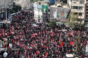 تشییع پیکر مطهر آقای شهید ایران و خانواده ایشان -۱
