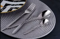 مقایسه قاشق چنگال اروپایی و معمولی از نظر زیبایی، کارایی و طراحی قاشق چنگال