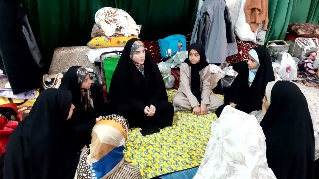 از اعتکاف مادر و فرزندی تا حضور معلمان و شاگردان