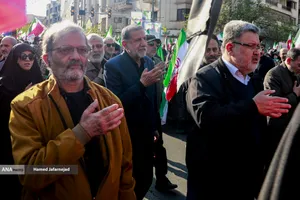 تشییع پیکر مطهر دریابان شهید &laquo;علیرضا تنگسیری&raquo; فرمانده دلاور خلیج فارس و جمعی از شهدای والامقام