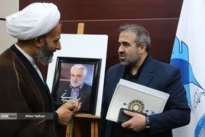 محمود هاشمی، معاون علوم انسانی و هنر دانشگاه آزاد اسلامی در نشست تخصصی بررسی ابعاد حقوقی جنگ های تحمیلی دوم و سوم در دانشگاه آزاد اسلامی