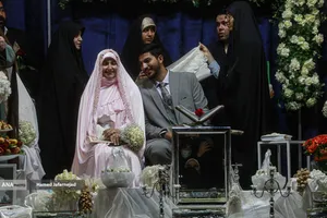 همزمان با سالگرد ازدواج حضرت علی (ع) و حضرت فاطمه(س) مراسم جشن ازدواج500 زوج&zwnj; جان&zwnj;فدا عصر دوشنبه 28 اردیبهشت به&zwnj;صورت همزمان در میادین اصلی شهر تهران برپا شد. از این تعداد، آیین ازدواج 6 زوج در تجمع مردمی حمایت از رهبر معظم انقلاب و نیروهای مسلح در خیابان پیروزی چهارراه نبرد