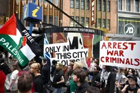 تظاهرات در آلمان علیه تجاوز آمریکا و اسرائیل به ایران + فیلم