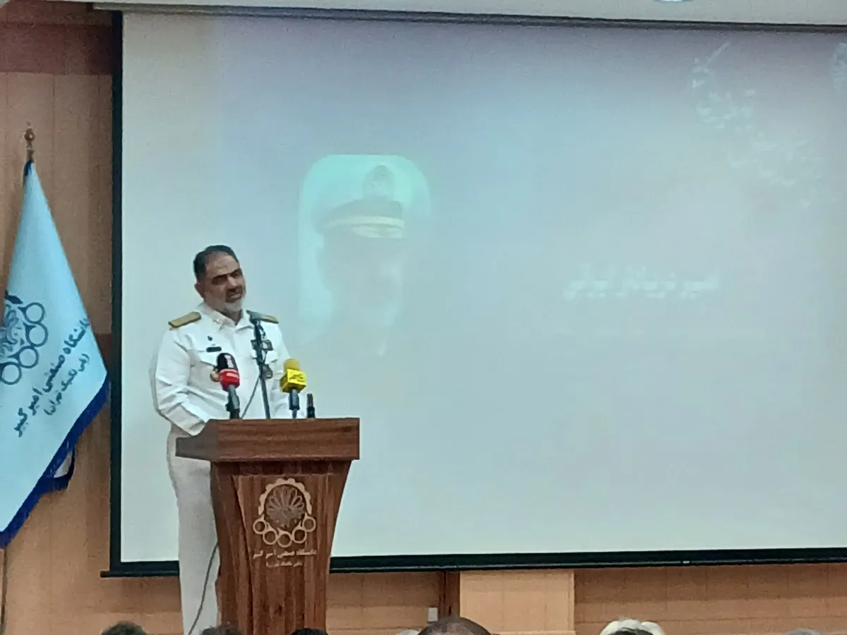 فرمانده نیروی دریایی ارتش: نباید سند توسعه دریایی در حد کاغذ باقی بماند