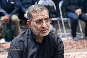 سردار علی&zwnj;محمد نائینی سخنگوی سپاه پاسداران در مراسم چهلم شهادت حاج محمدسعید ایزدی(حاج رمضان)