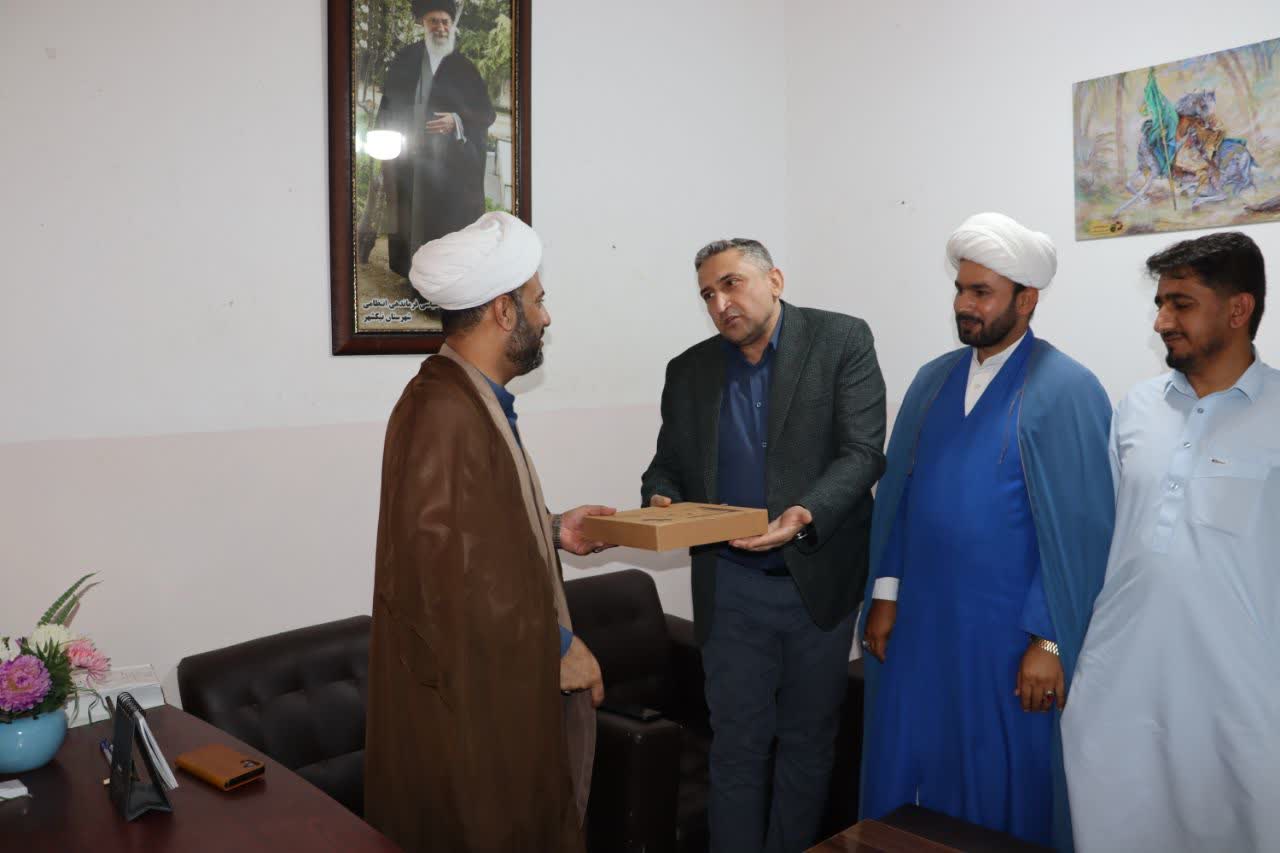 پیوند سنگر علم و سنگر مسجد وظیفه دانشگاهیان است