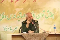 انتقال فرهنگ ایثار و مقاومت متناسب با زبان دانشجویان باشد